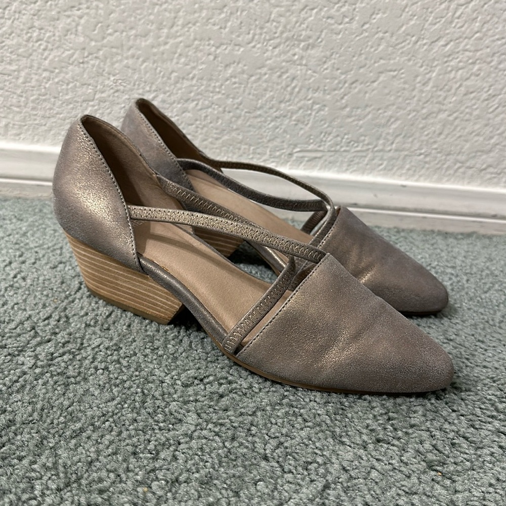 Eileen Fisher cross strap metallic leather wedges women’s  9.5